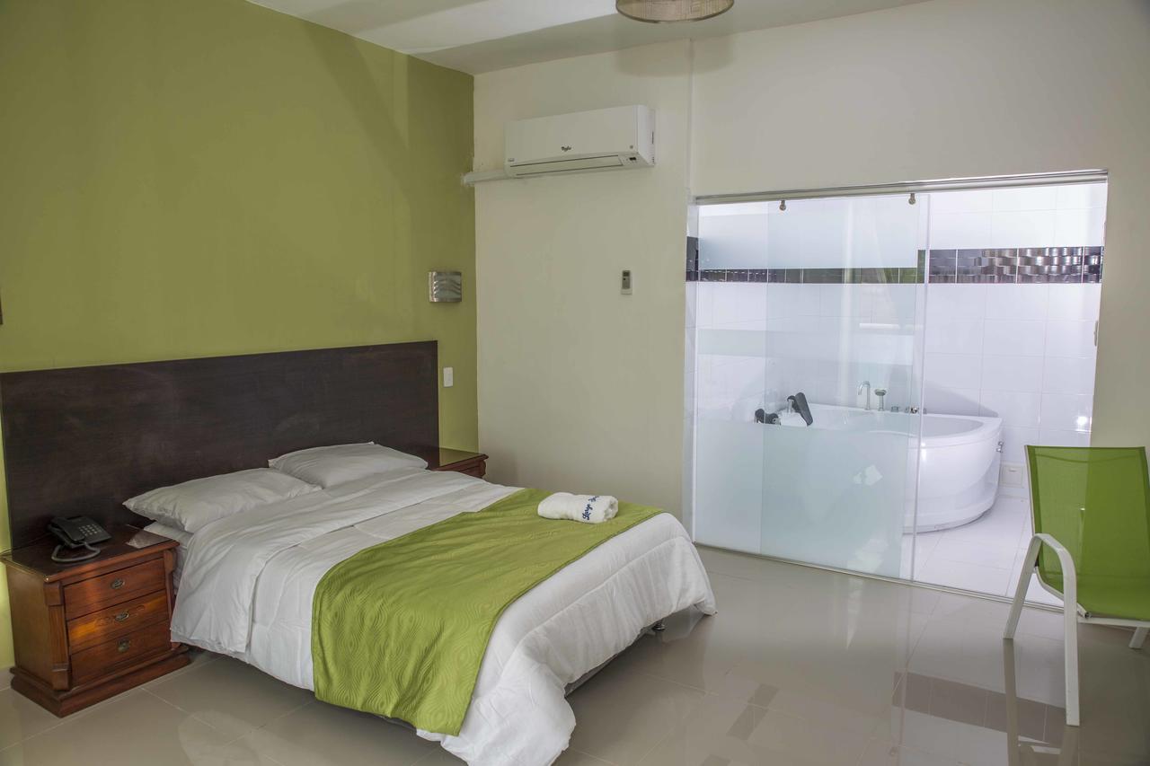 Hotel Large Beach Taganga Exterior photo